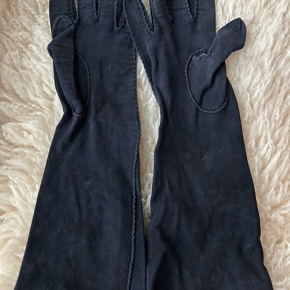 Vintage  Black suede Long Gloves - Picture 3 of 5